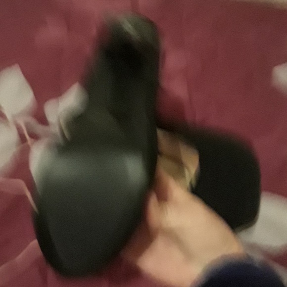Heels - Picture 2 of 3